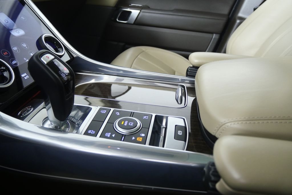 Thumbnail: 2022 Land Rover Range Rover Sport - 29