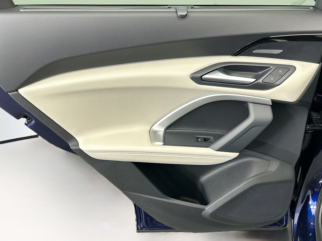 Thumbnail: 2025 Audi Q5 - 25