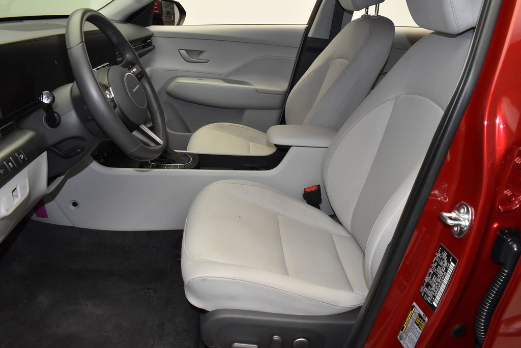 2025 Hyundai Kona SEL 11