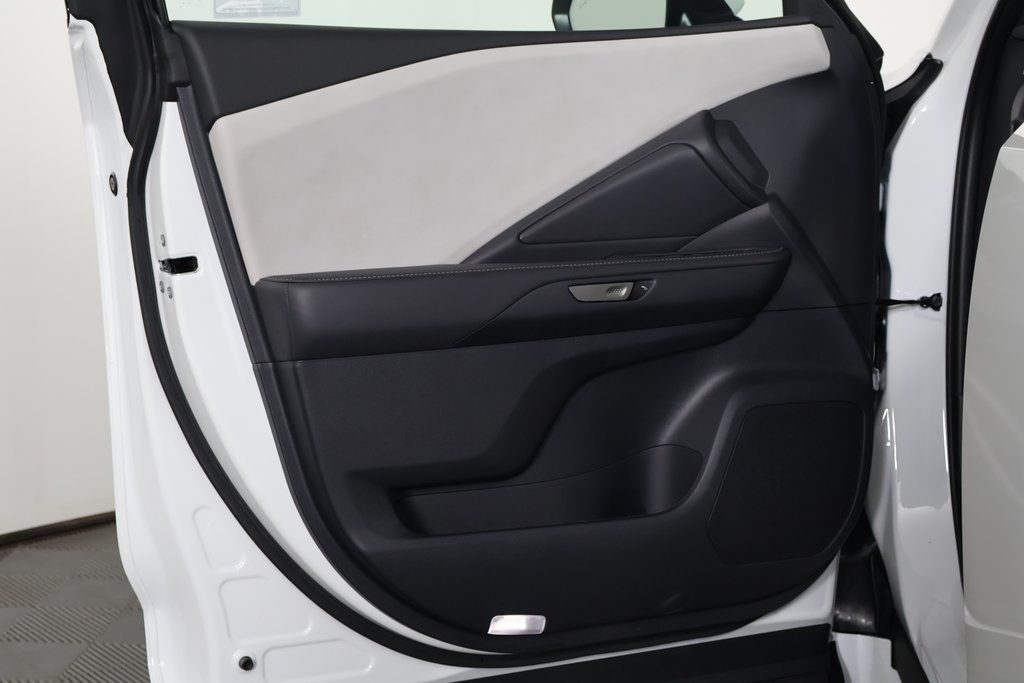 Thumbnail: 2026 Lexus TX - 8