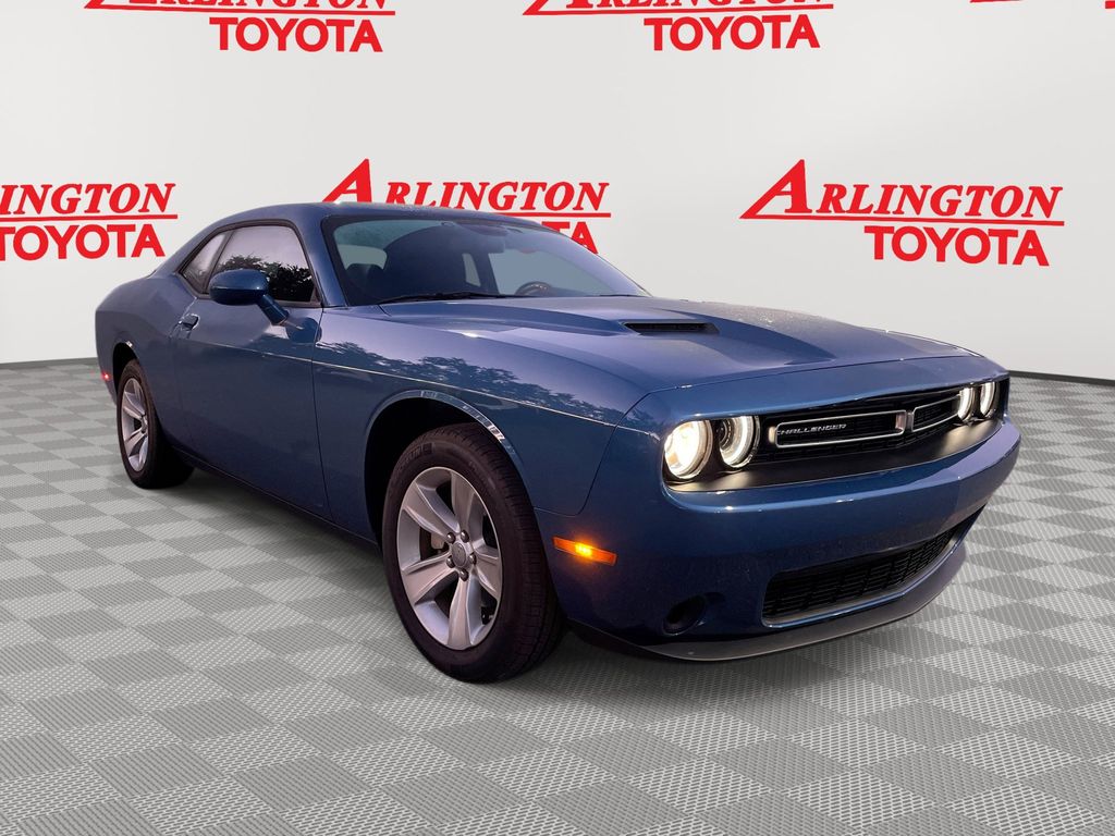 2023 Dodge Challenger SXT's photo