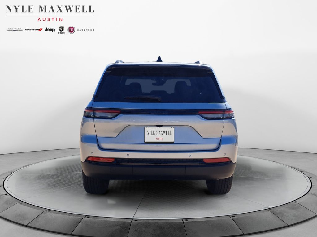 New Car 2025 Jeep Grand Cherokee  Laredo For Sale Under $40,000 In Austin, Texas