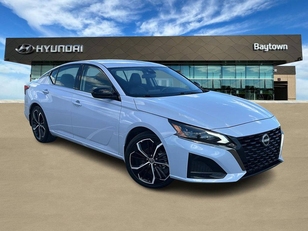2025 Nissan Altima 2.5 SR Gray at Central Houston Nissan
