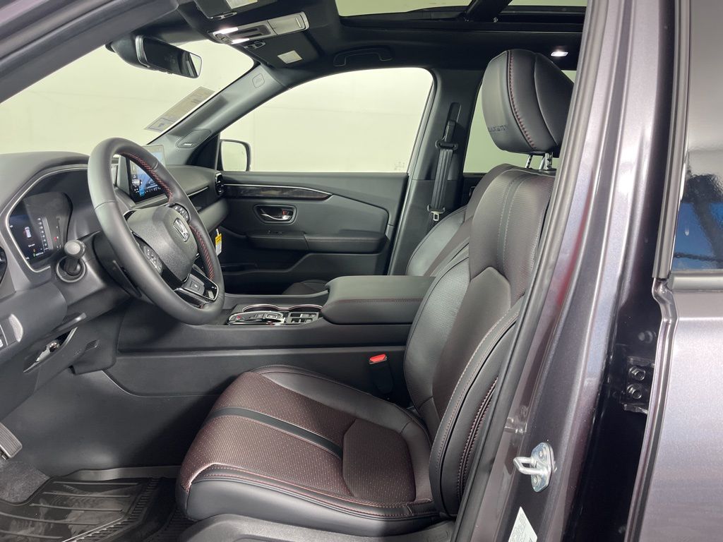 Thumbnail: 2025 Honda Pilot - 23