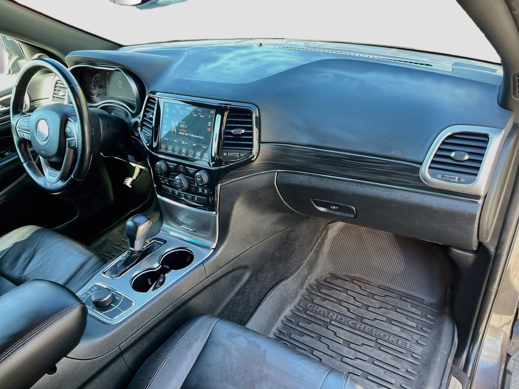 Used 2021 Gray Jeep Limited image 30