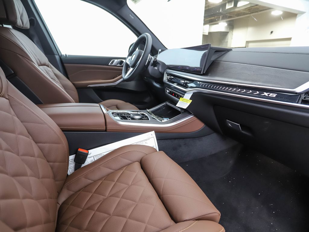 Thumbnail: 2026 BMW X5 - 31