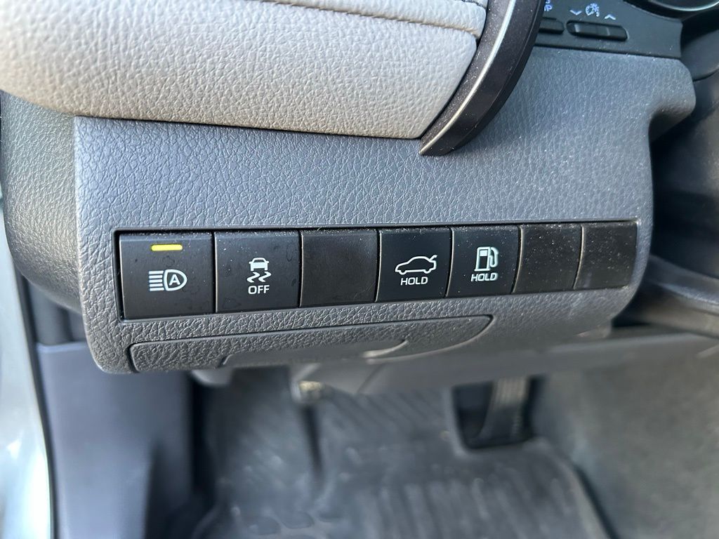 Thumbnail: 2024 Toyota Camry - 18
