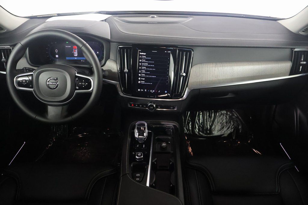 2025 Volvo S90  8
