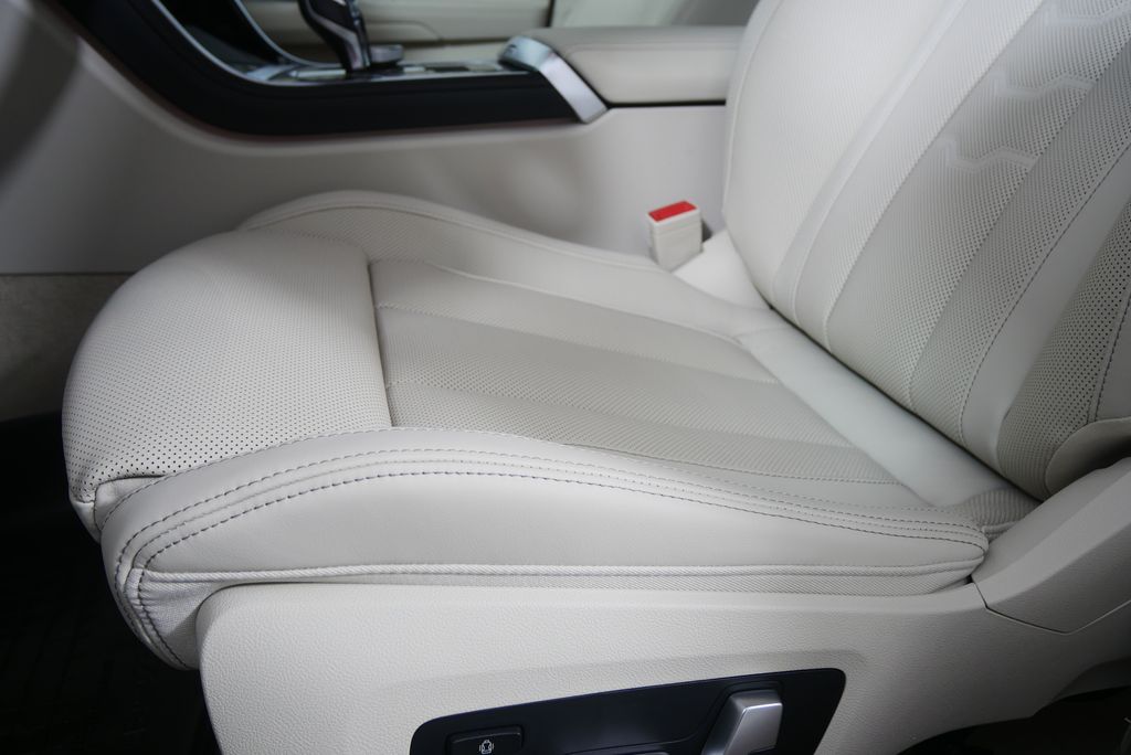 Thumbnail: 2026 BMW 8 Series - 12