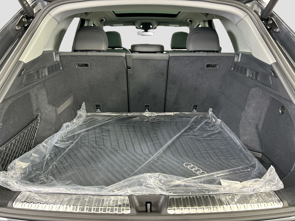 Thumbnail: 2025 Audi Q5 - 27