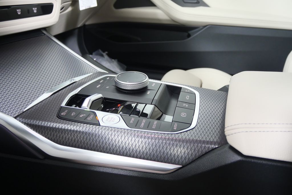 Thumbnail: 2026 BMW 4 Series - 18