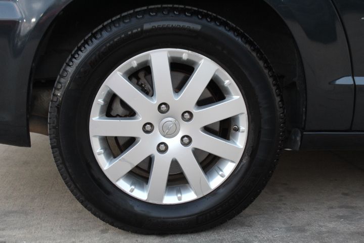 Used Car 2013 Chrysler Town & Country  Sports Van Touring Front Wheel Drive For Sale Under $10,000 In Georgetown, Texas