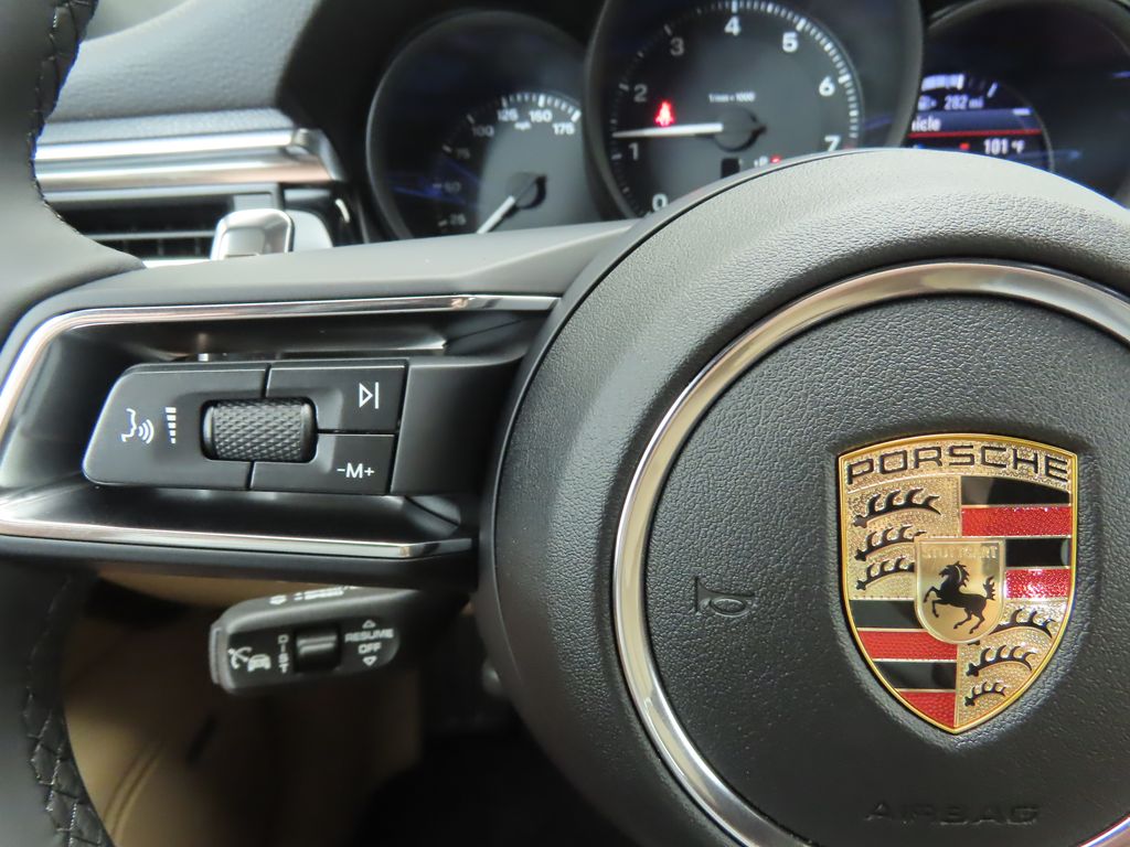 Thumbnail: 2025 Porsche Macan - 14