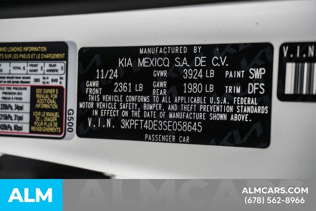 Used 2025 White Kia LXS image 57