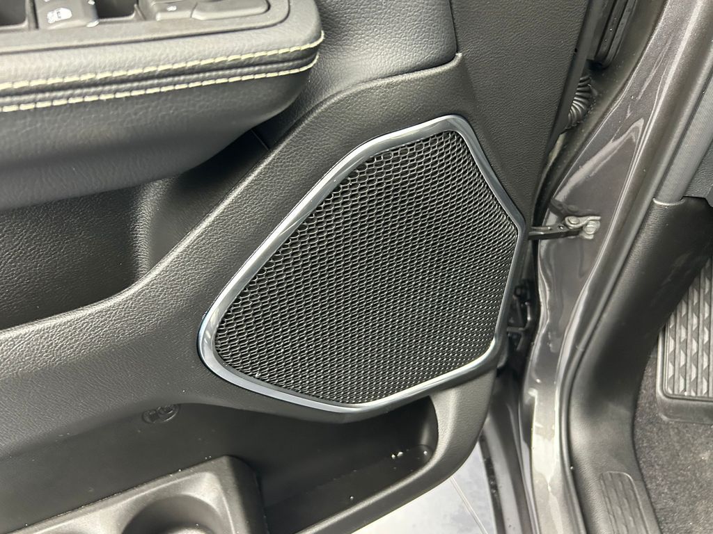 New 2026 Granite Crystal Metallic Clearcoat Ram Laramie image 15