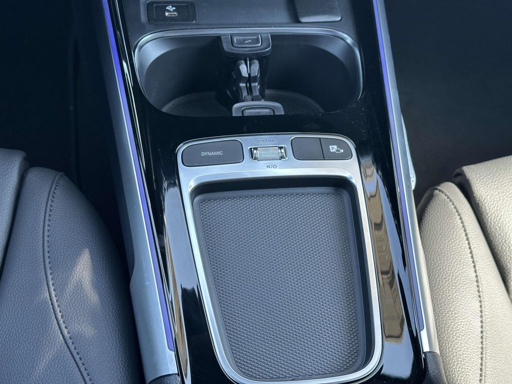 2024 Mercedes-Benz GLB 250 21