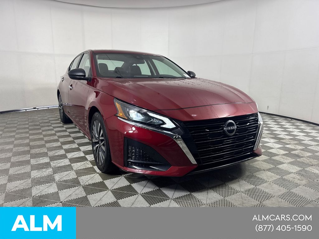 Used 2025 Red Nissan 2.5 SV image 4