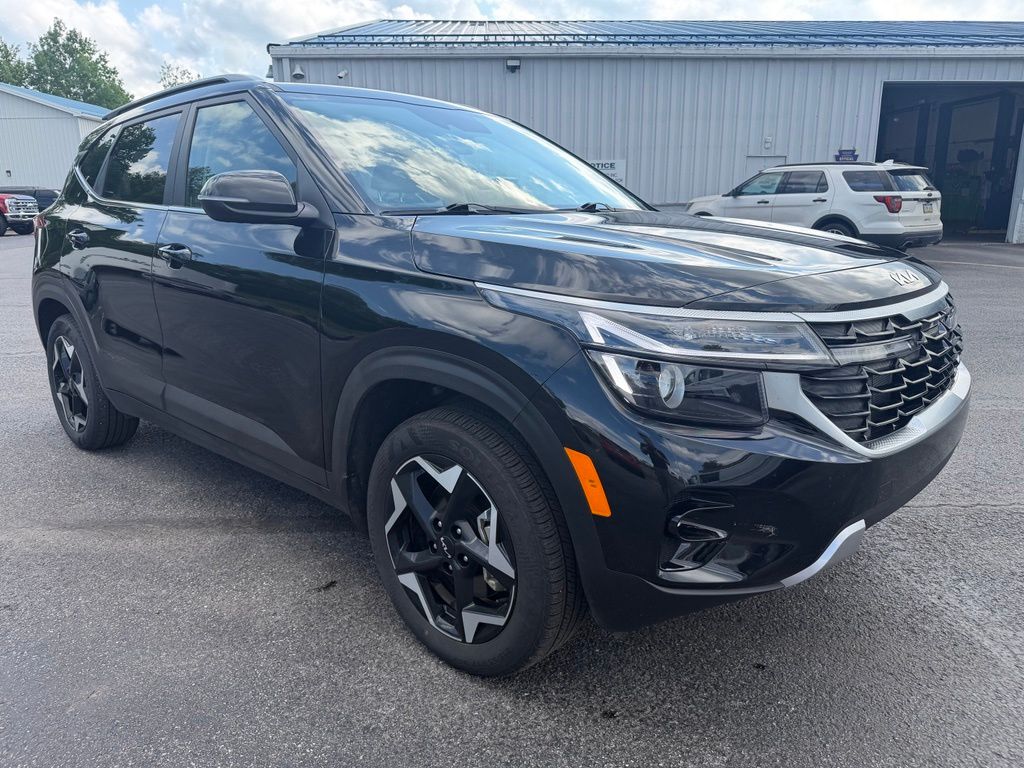 2025 Kia Seltos EX Black at Bob Ruth Ford