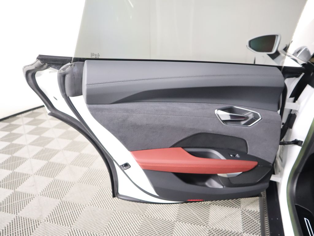 Thumbnail: 2023 Audi e-tron GT - 27