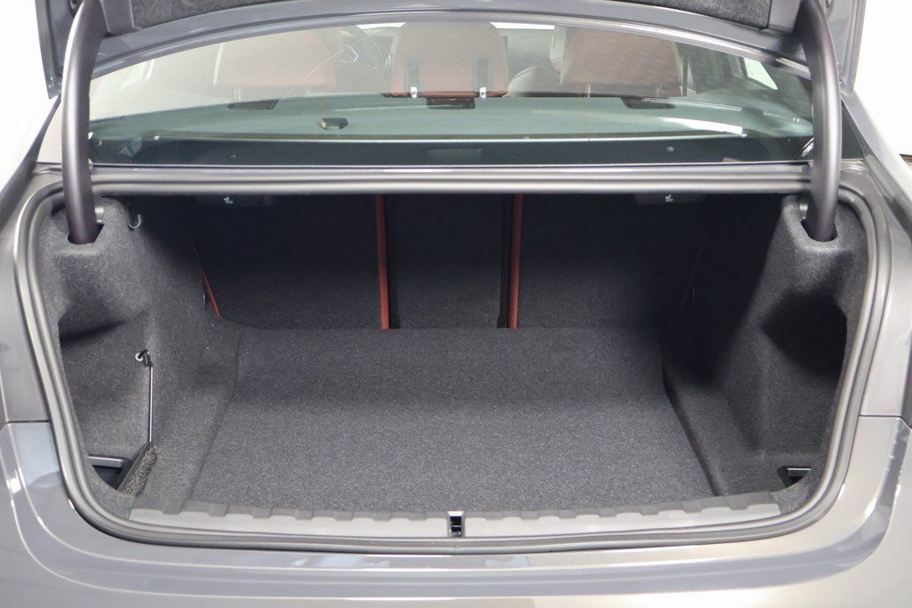 Thumbnail: 2026 BMW 3 Series - 8