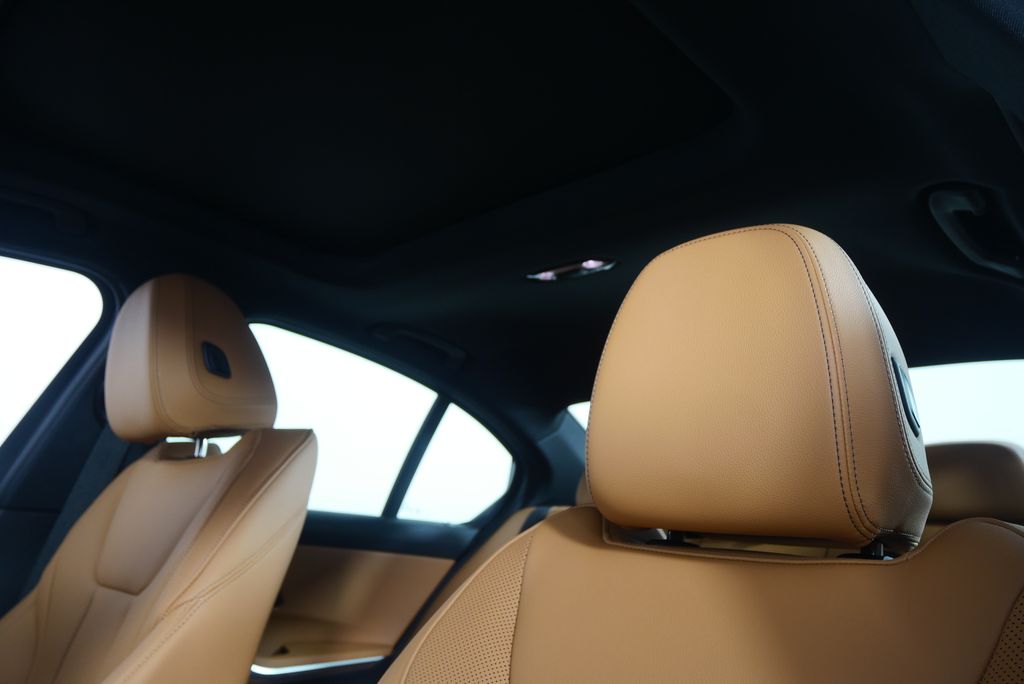 Thumbnail: 2025 BMW 3 Series - 11
