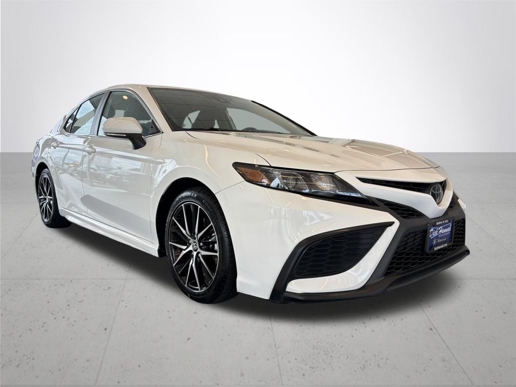 2022 Toyota Camry SE