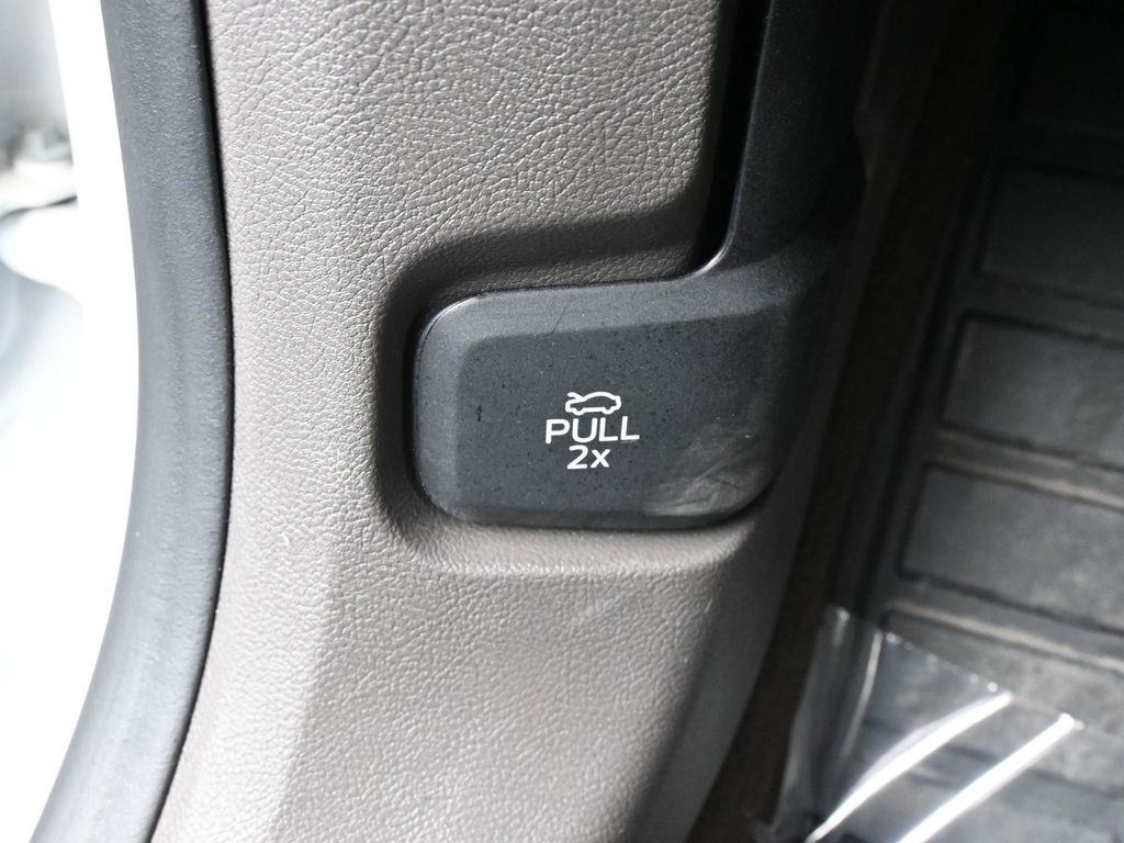 Used 2022 Pristine White Metallic Tri-Coat Lincoln Reserve image 38