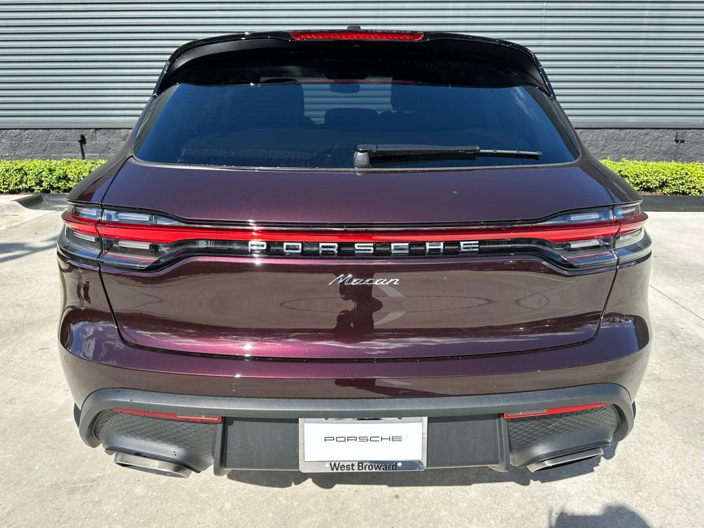 Thumbnail: 2026 Porsche Macan - 12
