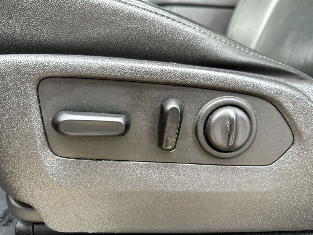 2019 Chevrolet Silverado 1500 LTZ - 11