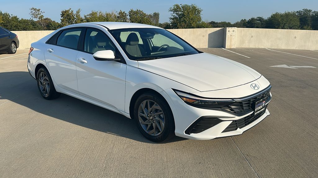 2024 Hyundai Elantra SEL White at Durrett Motor Company