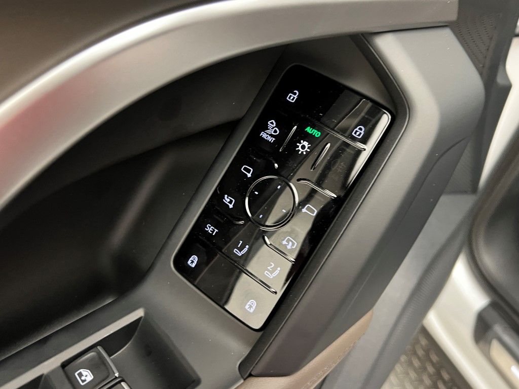 Thumbnail: 2025 Audi Q5 - 25