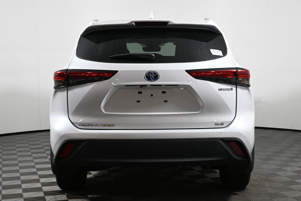 Thumbnail: 2022 Toyota Highlander - 6