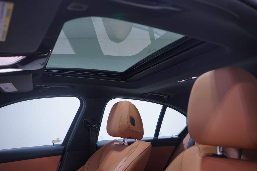 Thumbnail: 2023 BMW 3 Series - 8