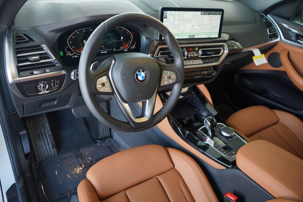 Thumbnail: 2025 BMW X4 - 11