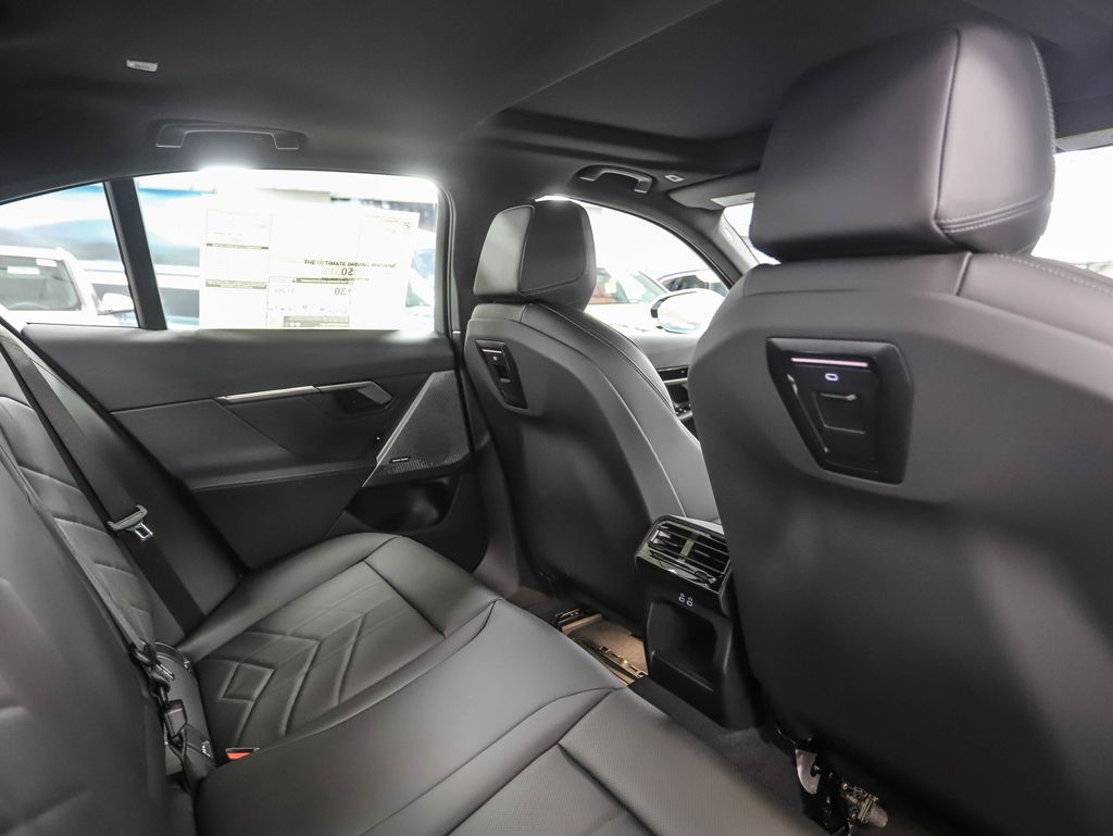 Thumbnail: 2025 BMW 5 Series - 24