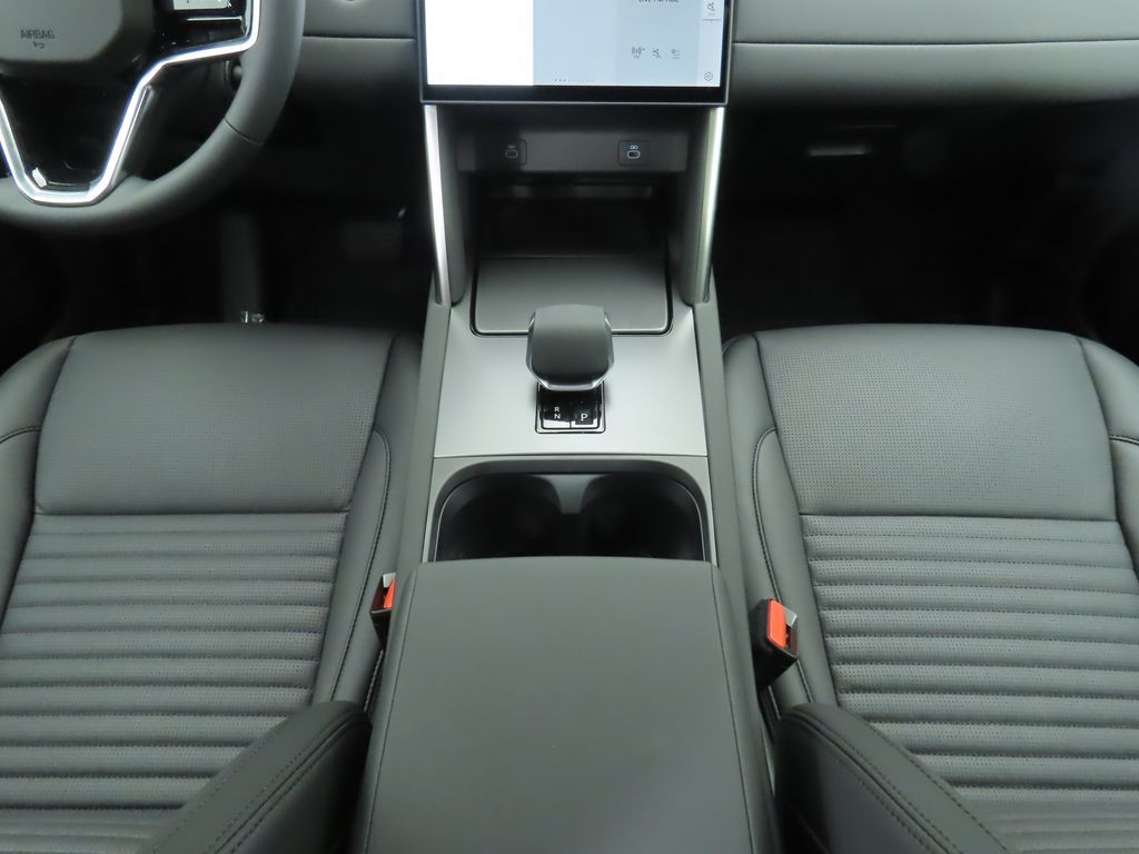 Thumbnail: 2025 Land Rover Discovery Sport - 16