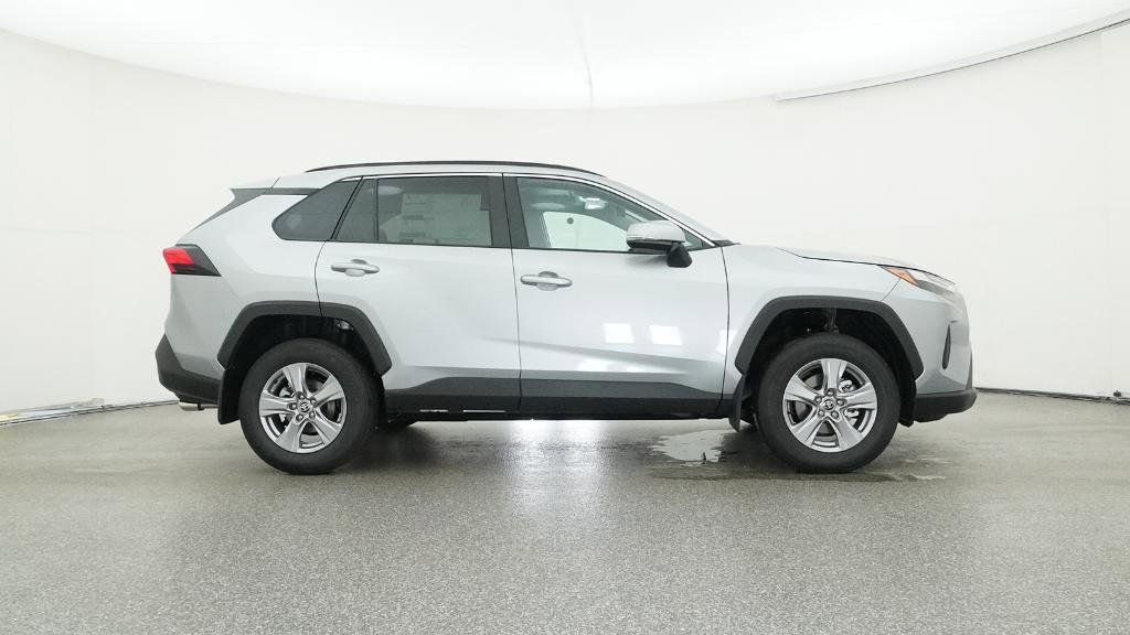 Thumbnail: 2025 Toyota RAV4 - 6