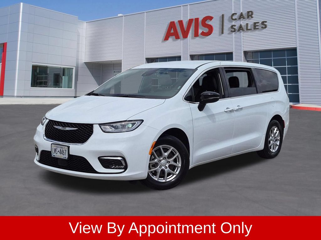 Bright White Clearcoat 2025 Chrysler Pacifica Minivan Front-Wheel Drive 9-Speed Automatic