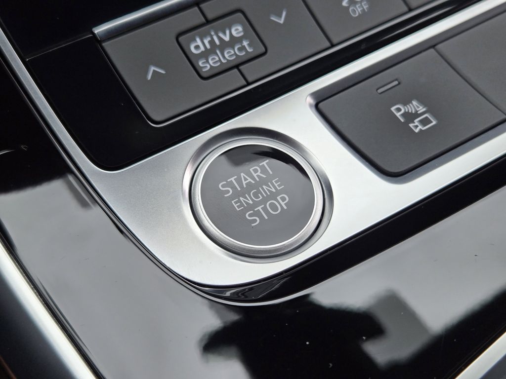 used 2025 Audi Q7 car, priced at $49,941