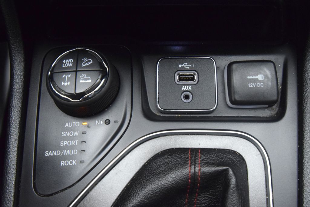 used 2019 Jeep Cherokee car, priced at $14,000