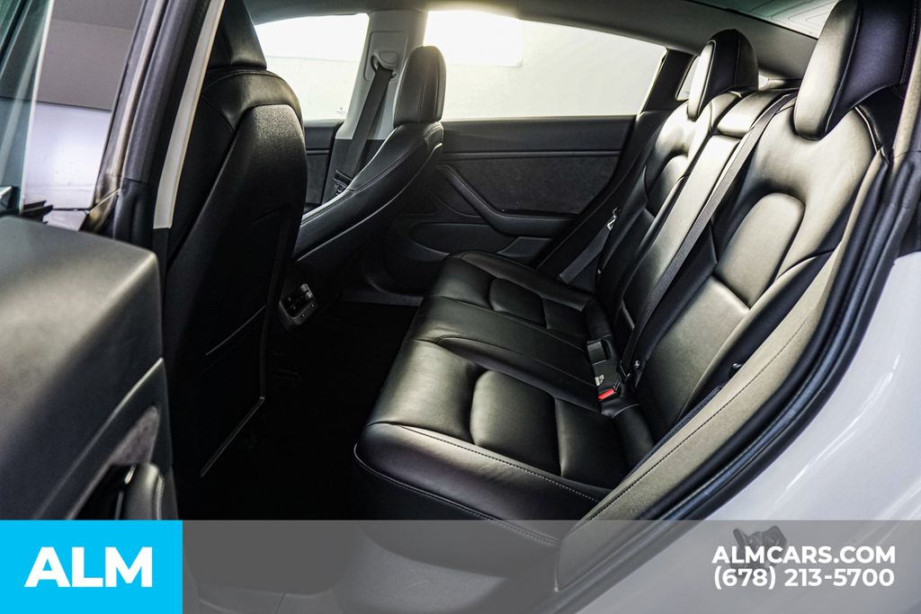 Used 2018  Tesla Long Range image 18