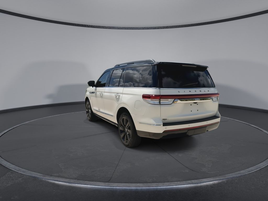 Thumbnail: 2024 Lincoln Navigator - 7