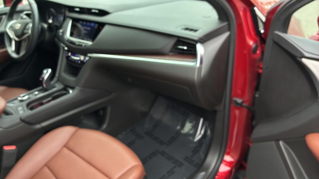 used 2023 Cadillac XT5 car, priced at $33,300