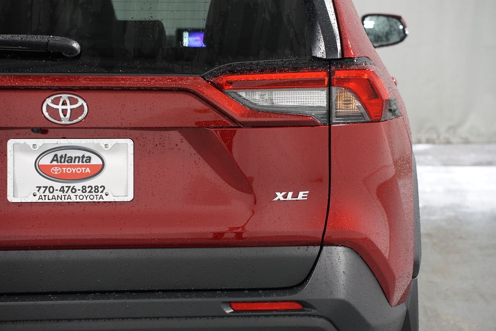 2025 Toyota RAV4 XLE 10
