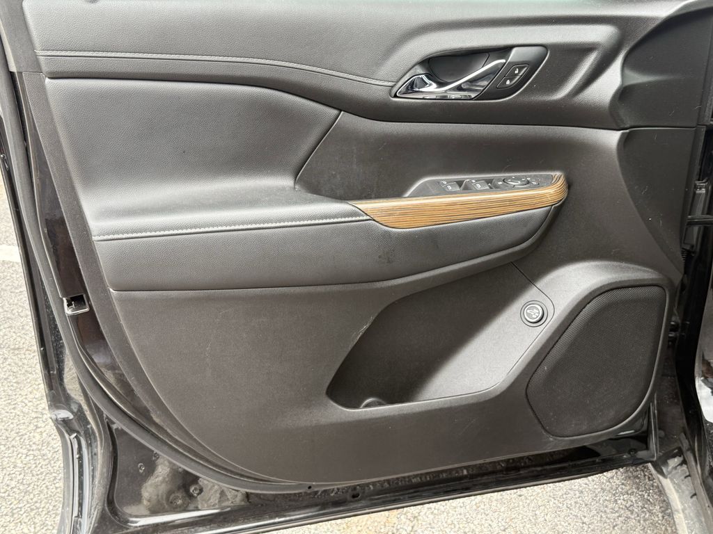 2021 GMC Acadia SLE Black at AutoSavvy Houston Southwest