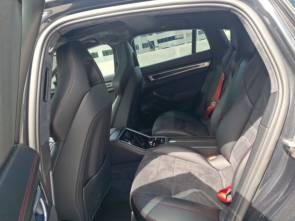 Thumbnail: 2019 Porsche Panamera - 12