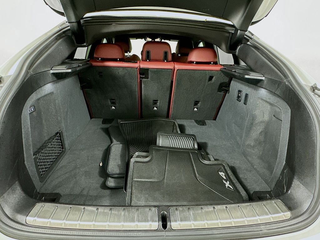 Thumbnail: 2025 BMW X4 - 27