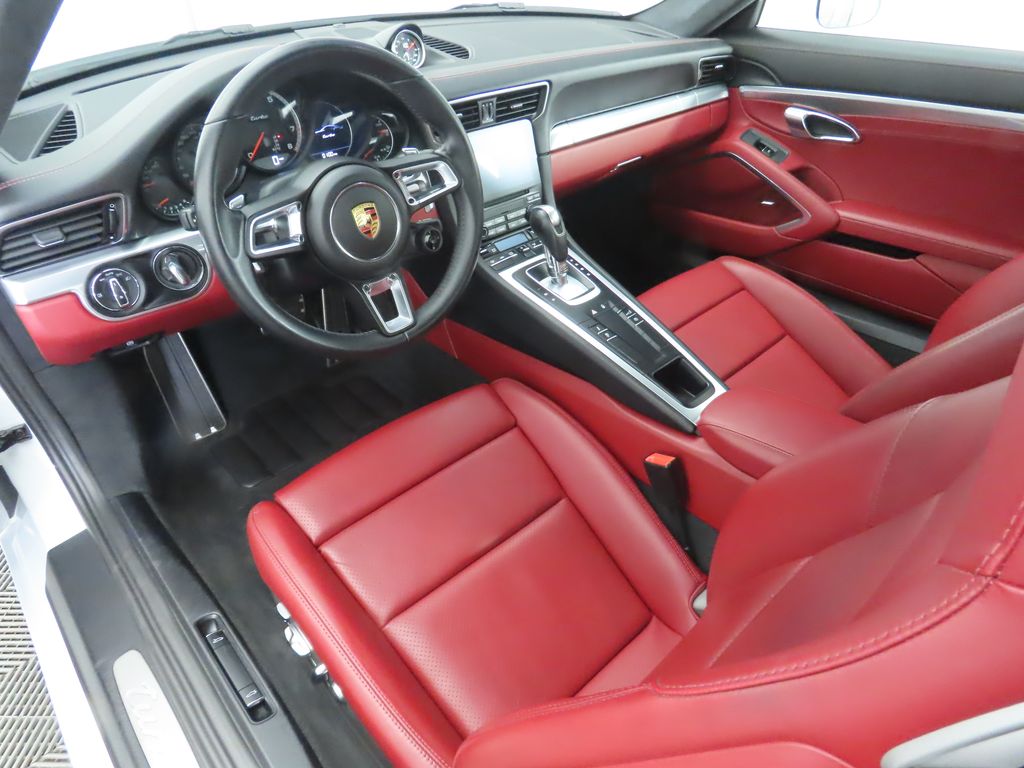 Thumbnail: 2018 Porsche 911 - 9