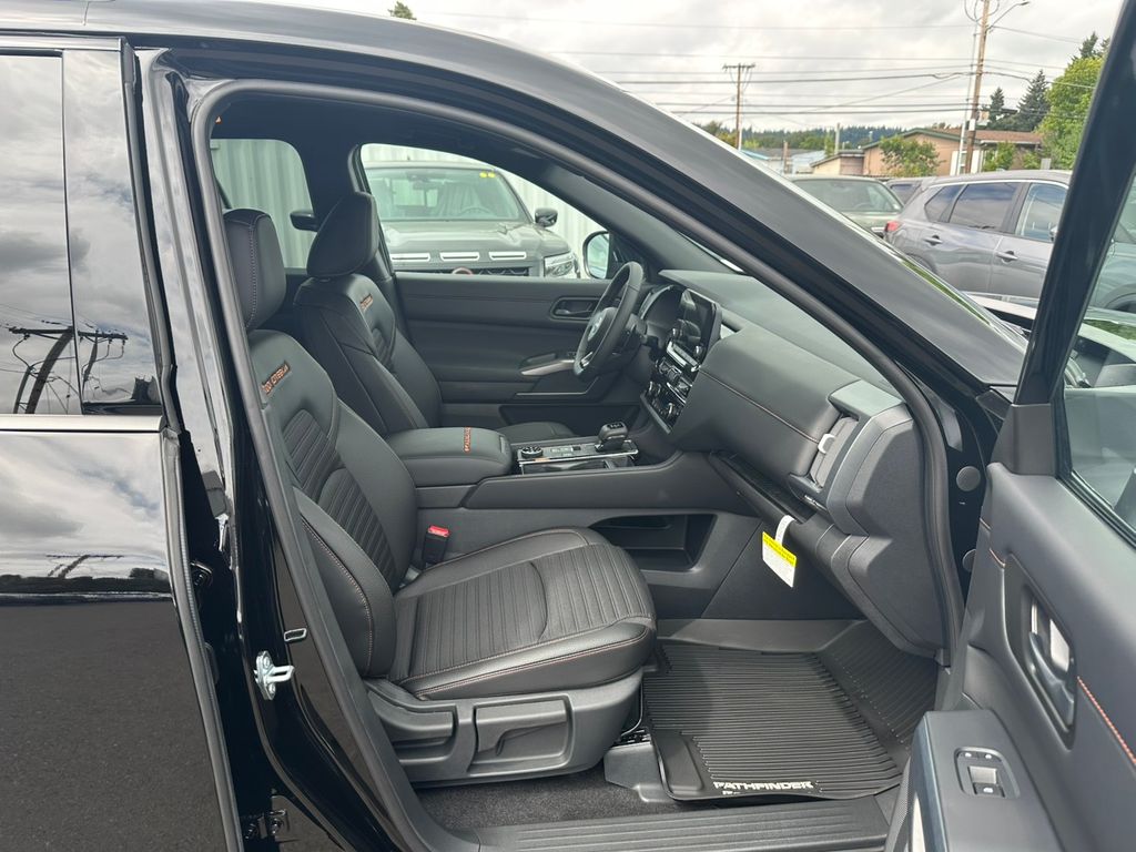 2025 Nissan Pathfinder Rock Creek