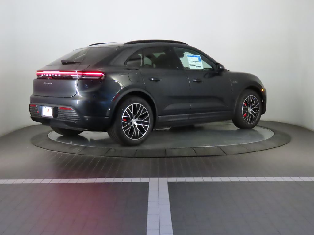 Thumbnail: 2025 Porsche Macan - 7